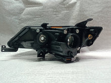 Laden Sie das Bild in den Galerie-Viewer, Frontscheinwerfer Mitsubishi Outlander II P5584R Xenon Rechts Headlight