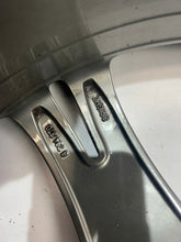 Load image into Gallery viewer, 1x Alufelge 19 Zoll 8.0" 5x120 52ET 6794370 6854610 BMW 2 F22 1 F21 F23 F20 FEL2458336862sn