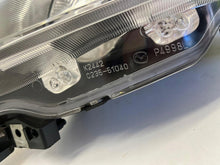 Laden Sie das Bild in den Galerie-Viewer, Frontscheinwerfer Mazda 5 V C235-51040 Links Scheinwerfer Headlight