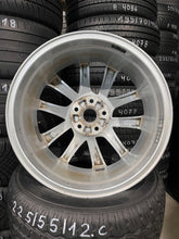 Laden Sie das Bild in den Galerie-Viewer, 1x Alufelge 18 Zoll 7.0" 5x112 43ET Glanz Silber 565601025D Skoda Kodiaq FEL9862867721wo
