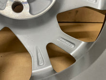 Laden Sie das Bild in den Galerie-Viewer, 1x Alufelge 16 Zoll 6.0&quot; 4x100 42611-0DC70 Toyota Yaris Rim Wheel