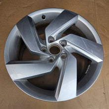Load image into Gallery viewer, 1x Alufelge 17 Zoll 7.5" 5x112 51ET 5H0601025E VW Golf Rim Wheel FEL3967425241sq