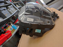 Laden Sie das Bild in den Galerie-Viewer, Frontscheinwerfer Hyundai Tucson Nx4e 92102N7100 Full LED Rechts Headlight