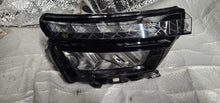 Laden Sie das Bild in den Galerie-Viewer, Frontscheinwerfer Skoda Kamiq 658941016 Full LED Rechts Scheinwerfer Headlight SCH7599929364ar
