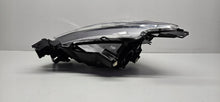 Laden Sie das Bild in den Galerie-Viewer, Frontscheinwerfer Mazda II DB5J-51030 Rechts Scheinwerfer Headlight