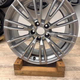 1x Alufelge 18 Zoll 8.0