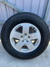 Laden Sie das Bild in den Galerie-Viewer, 1x Alufelge 18 Zoll 7.5" 5x127 44ET Glanz Silber 1JC34 Jeep I Rim Wheel FEL1302654187xx