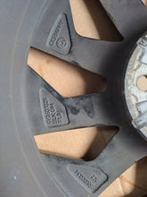 Laden Sie das Bild in den Galerie-Viewer, 1x Alufelge 16 Zoll 7.0&quot; 5x100 46ET Matt Grau 6V0601025N Skoda Fabia Iii