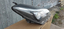 Load image into Gallery viewer, Frontscheinwerfer Toyota Yaris LED Rechts Scheinwerfer Headlight