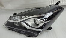Laden Sie das Bild in den Galerie-Viewer, Frontscheinwerfer Toyota Yaris Links Scheinwerfer Headlight SCH7417276250lu