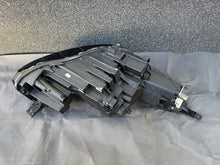 Laden Sie das Bild in den Galerie-Viewer, Frontscheinwerfer Ford Kuga PV4B-13E015-CE LED Links Scheinwerfer Headlight SCH5201153741kj