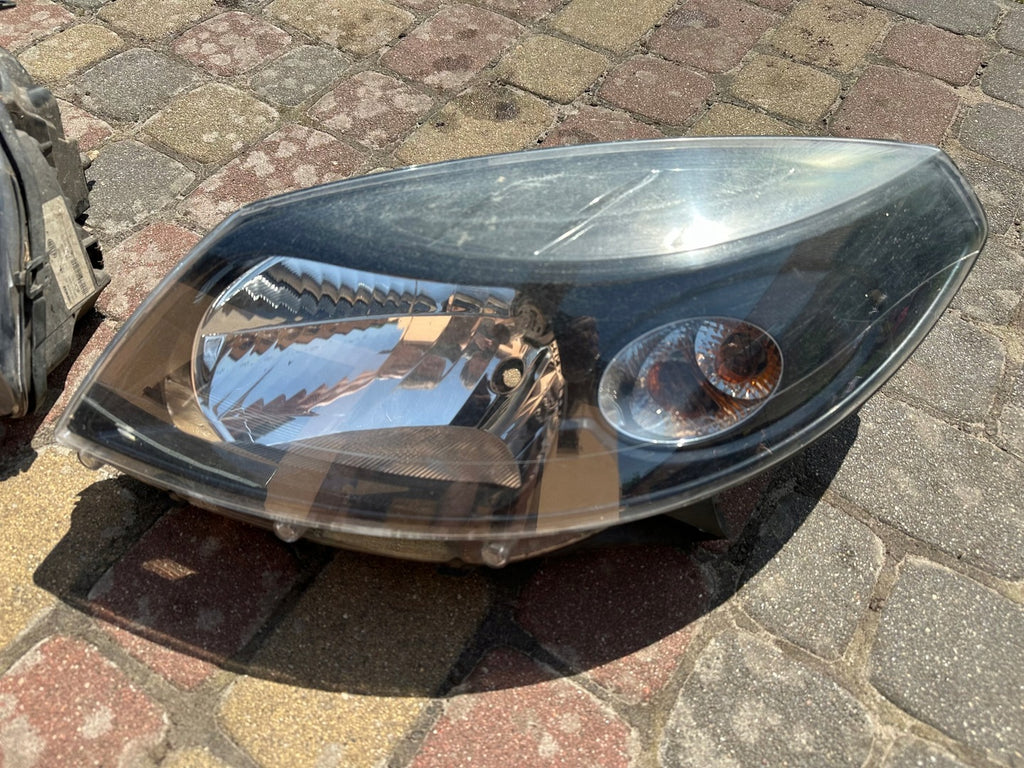 Frontscheinwerfer Dacia Sandero 260104793R LED Ein Stück (Rechts oder Links)