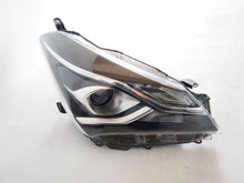 Laden Sie das Bild in den Galerie-Viewer, Frontscheinwerfer Toyota Yaris Rechts Scheinwerfer Headlight SCH6517768890bx