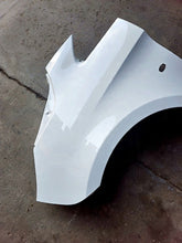 Laden Sie das Bild in den Galerie-Viewer, Kotflügel Mercedes-Benz Vito Vorne Links