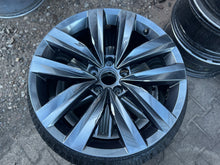 Load image into Gallery viewer, 1x Alufelge 18 Zoll 8.0" 5x112 Glanz 3G8601025R VW I Rim Wheel FEL3858058005jf