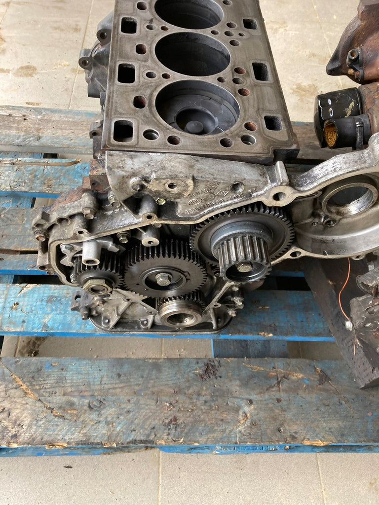 Motorblock Renault Master I G9U754 2.5 DCI Benzin Unkomplett