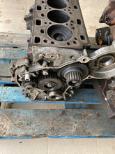 Laden Sie das Bild in den Galerie-Viewer, Motorblock Renault Master I G9U754 2.5 DCI Benzin Unkomplett
