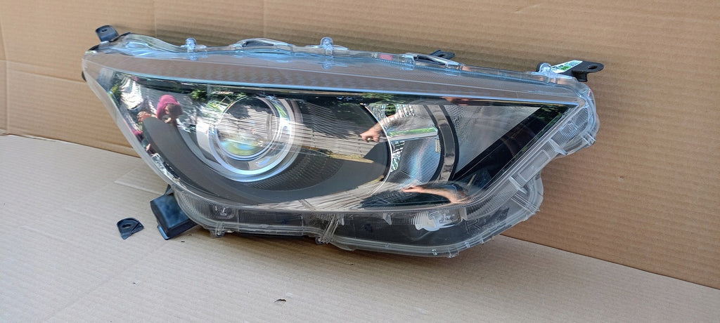 Frontscheinwerfer Toyota 4 Yaris Rechts Scheinwerfer Headlight