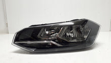 Laden Sie das Bild in den Galerie-Viewer, Frontscheinwerfer VW Polo 2G1941005- Links Scheinwerfer Headlight