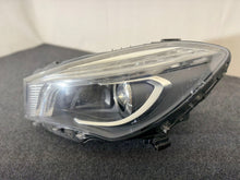 Laden Sie das Bild in den Galerie-Viewer, Frontscheinwerfer Mercedes-Benz Cla A1179065100 Links Scheinwerfer Headlight SCH9720297066sz
