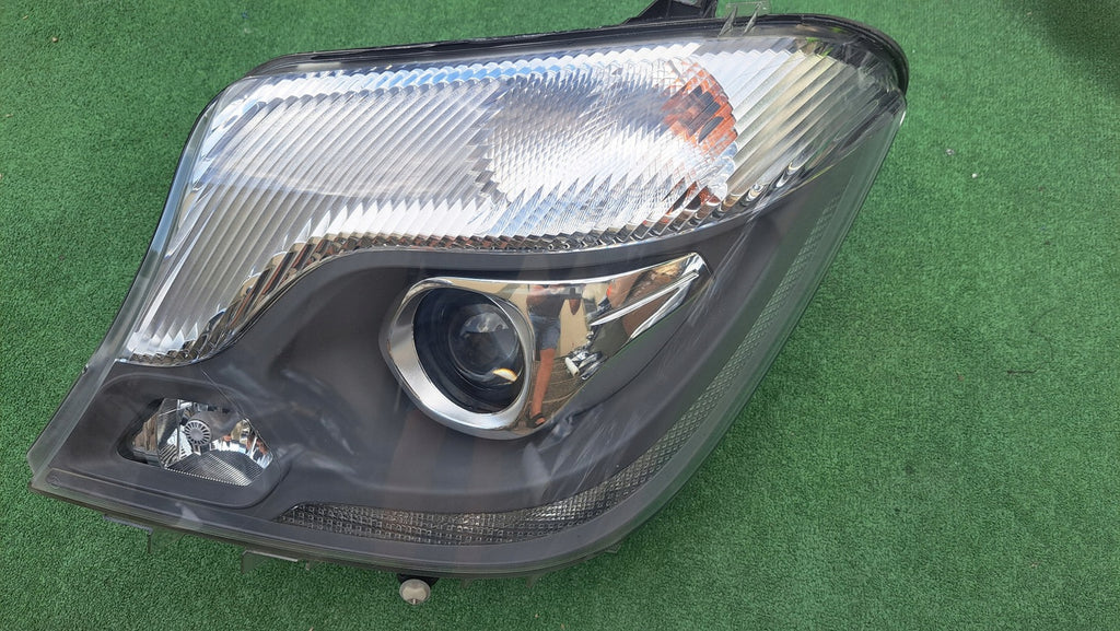 Frontscheinwerfer Mercedes-Benz Sprinter A9068203161 Xenon Links Headlight