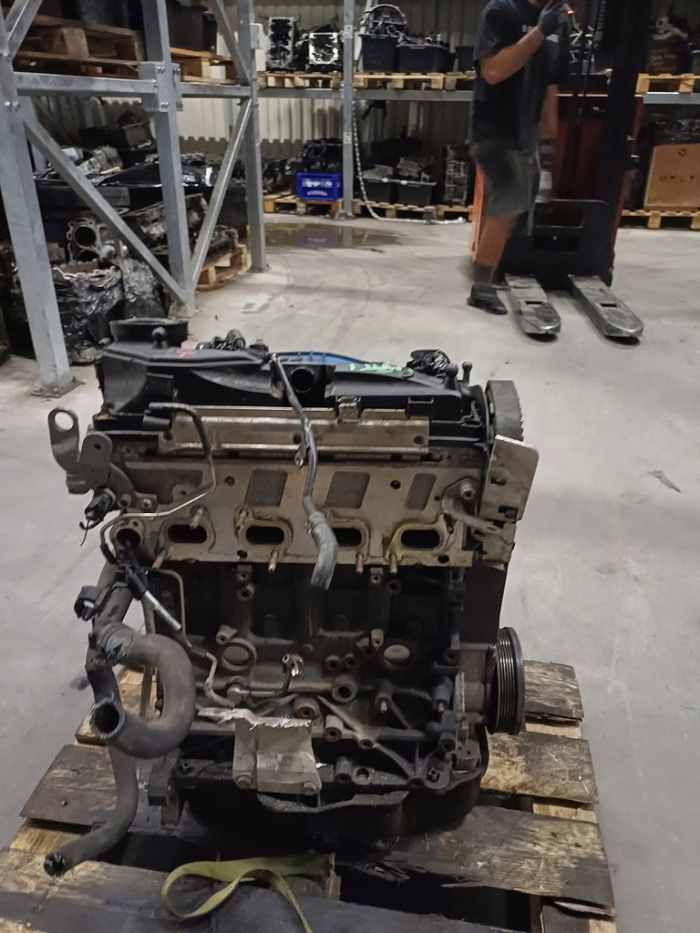 Motor Audi Seat Skoda CFHD CFHB CFHC CFHA 2.0 TDI 153TKm 2013 Diesel Unkomplett