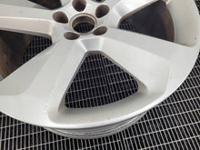 Laden Sie das Bild in den Galerie-Viewer, 1x Alufelge 19 Zoll 8.0" 5x112 27ET Glanz Silber 8R0601025P Audi Q5 8rb FEL9519111910sx