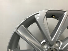Laden Sie das Bild in den Galerie-Viewer, 1x Alufelge 17 Zoll 6.5&quot; 5x114.3 30ET Glanz Silber 8880-3 Toyota X Rim Wheel