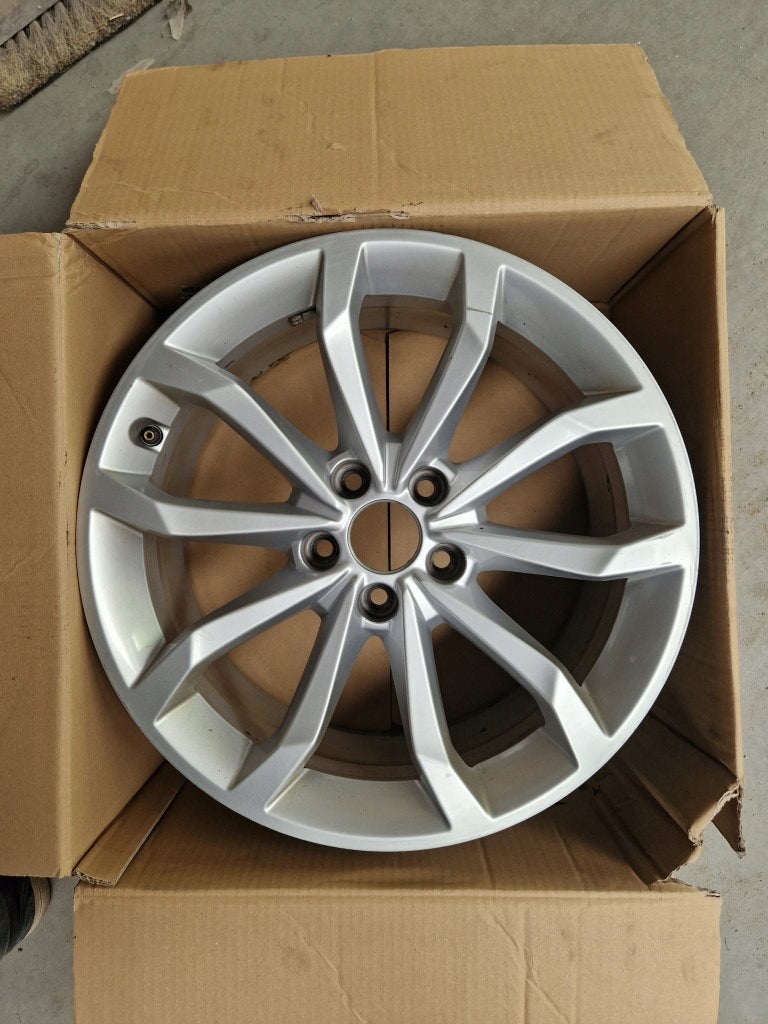 1x Alufelge 18 Zoll 8.0" 5x112 8W0601025 Audi A4 B9 Rim Wheel