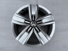 Laden Sie das Bild in den Galerie-Viewer, 1x Alufelge 17 Zoll 7.0" 5x120 7E0601025P VW Multivan Rim Wheel FEL6221095277fb