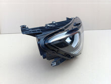 Laden Sie das Bild in den Galerie-Viewer, Frontscheinwerfer VW Passat B8 3G1941036Q LED Ein Stück (Rechts oder Links)