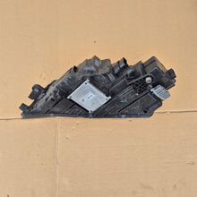 Load image into Gallery viewer, Frontscheinwerfer Skoda Octavia III 5E1941016D Rechts Scheinwerfer Headlight SCH4412031233wv