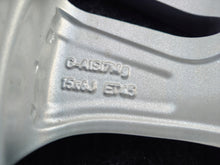 Load image into Gallery viewer, 1x Alufelge 15 Zoll 6.0" 5x100 45ET Glanz Silber 42611-K0030 Toyota Yaris FEL9364457705mj