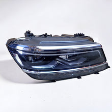 Laden Sie das Bild in den Galerie-Viewer, Frontscheinwerfer VW Tiguan Ad1 5NB941082E FULL LED Rechts Headlight