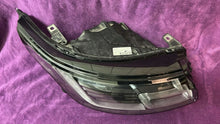 Laden Sie das Bild in den Galerie-Viewer, Frontscheinwerfer Land Rover Range I L405 JK52-13W029-KG LED Rechts Headlight SCH8419271477rr