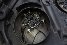 Laden Sie das Bild in den Galerie-Viewer, Frontscheinwerfer Ford Focus BM51-13W030-AJ Ein Stück (Rechts oder Links) SCH8853536059kn