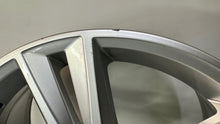 Laden Sie das Bild in den Galerie-Viewer, 1x Alufelge 18 Zoll 7.0&quot; 5x112 45ET Glanz Silber 575601025 Seat Ateca Rim Wheel
