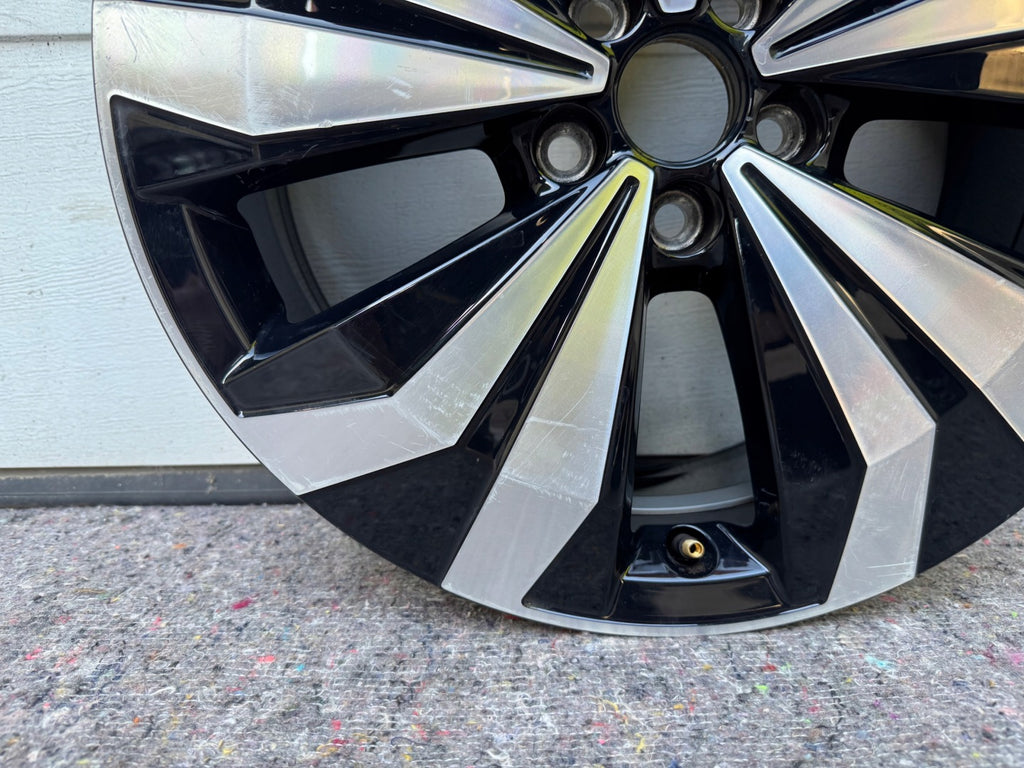 1x Alufelge 17 Zoll 6.5" 5x100 39ET Glanz Schwarz 2GM601025E VW T-Cross FEL3995915972qc