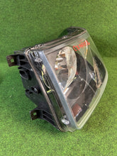 Laden Sie das Bild in den Galerie-Viewer, Frontscheinwerfer VW Crafter 1ER247017-06KOD 85122000 Rechts Headlight SCH4826157285rs