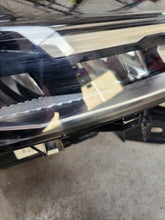 Laden Sie das Bild in den Galerie-Viewer, Frontscheinwerfer Renault Clio I V 260103507 Rechts Scheinwerfer Headlight SCH5257465733uk