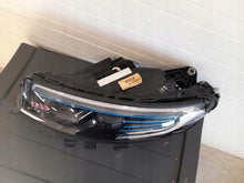 Laden Sie das Bild in den Galerie-Viewer, Frontscheinwerfer Mercedes-Benz Eqc RKC12365 Vorderseite Scheinwerfer Headlight SCH4410624000rn