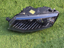 Laden Sie das Bild in den Galerie-Viewer, Frontscheinwerfer Skoda Octavia III 5E1941015B Xenon Links Headlight SCH6938173082sa