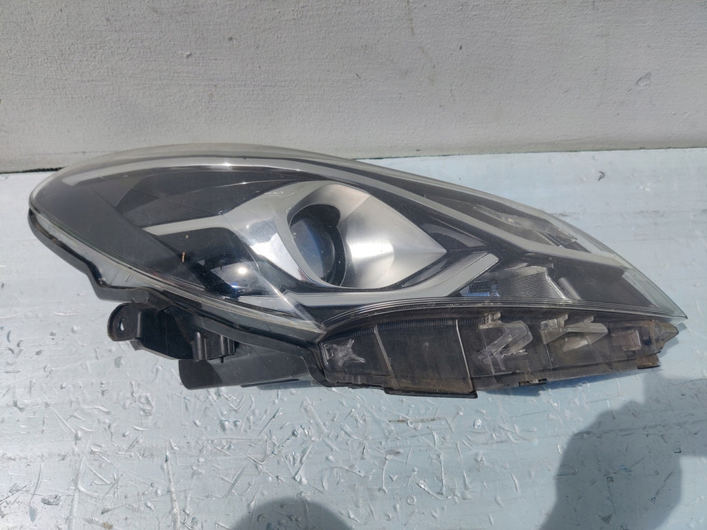 Frontscheinwerfer Toyota Yaris 81110-0D35006 Rechts Scheinwerfer Headlight SCH3780357100ka