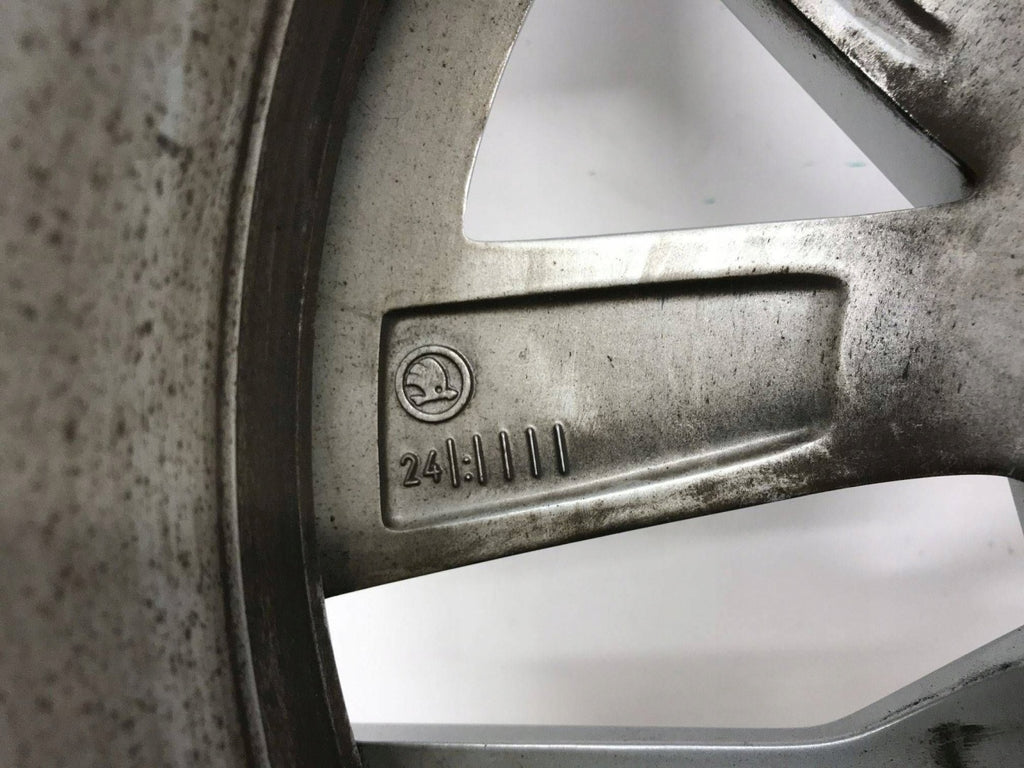 1x Alufelge 17 Zoll 46ET Silber 5E3601025 Skoda Octavia I Rim Wheel FEL5101840225xa