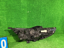 Laden Sie das Bild in den Galerie-Viewer, Frontscheinwerfer Hyundai I30 III 921014XXX Links Scheinwerfer Headlight SCH2054128068zq