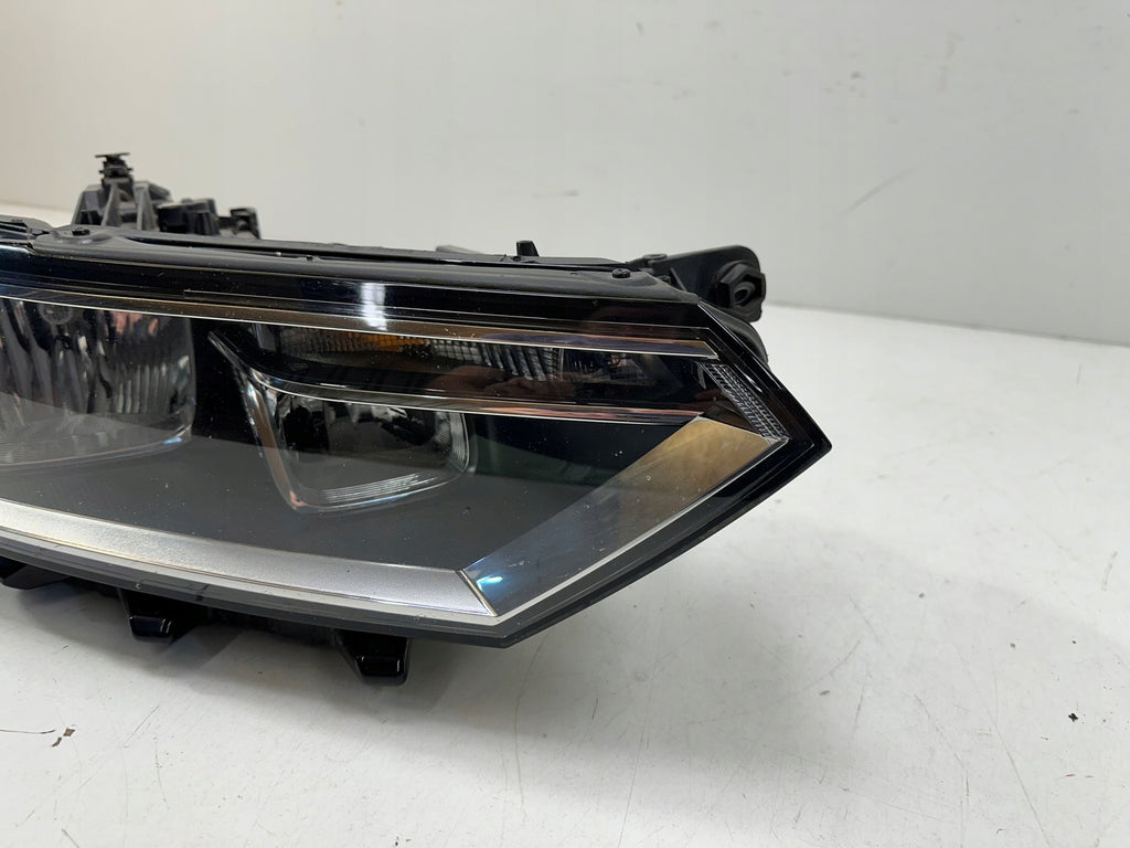 Frontscheinwerfer VW Passat B8 Halogen Rechts Scheinwerfer Headlight