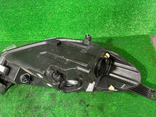 Laden Sie das Bild in den Galerie-Viewer, Frontscheinwerfer Ford Fiesta I H1BB-13W030-AG Links Scheinwerfer Headlight SCH5271505289kk