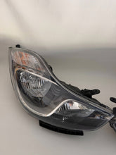 Laden Sie das Bild in den Galerie-Viewer, Frontscheinwerfer Hyundai Ix20 921011KXXX Ein Stück (Rechts oder Links) SCH7307303937uq
