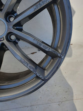 Laden Sie das Bild in den Galerie-Viewer, 1x Alufelge 18 Zoll 9.0&quot; 5x112 44ET Glanz 8093916 BMW 5 G31 G30 Rim Wheel