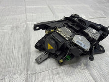 Laden Sie das Bild in den Galerie-Viewer, Frontscheinwerfer Maserati Quattroporte I 670001624 Rechts Headlight SCH1076373135es